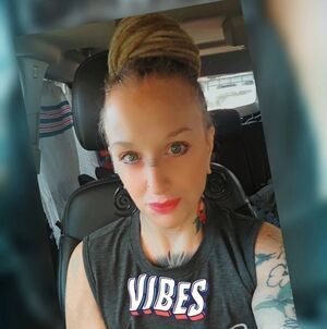 Meet your Posher, Alicia